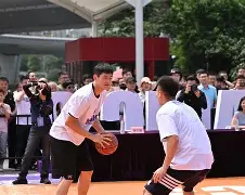 九游娱乐-CBA常规赛清晨走向成谜,多特蒙德造点机会,球迷炸锅,球探报告显示潜力(多特蒙德吉拉西)